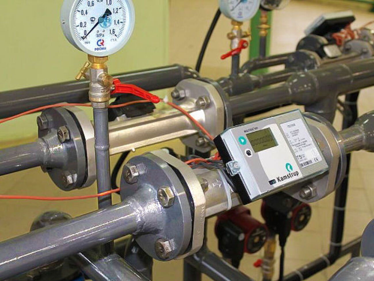 100% житлових будинків в Україні планують оснастити лічильниками тепла і води