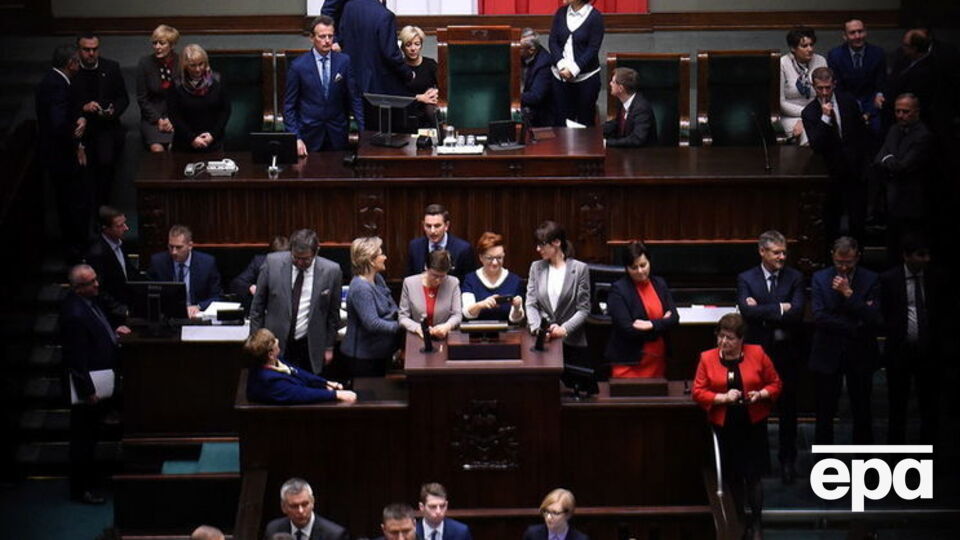 Польский Сейм решил ликвидировать еще около 500 советских памятников