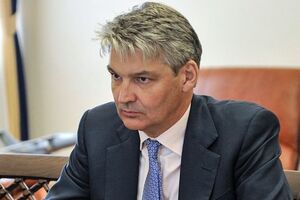 Лавгроув отметил, что РФ инициировала гибридную войну