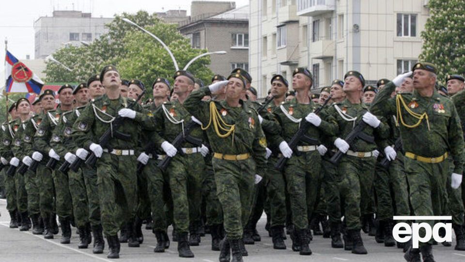 За даними слідства, сепаратисти "преміювали" бойовика участю в параді в Донецьку