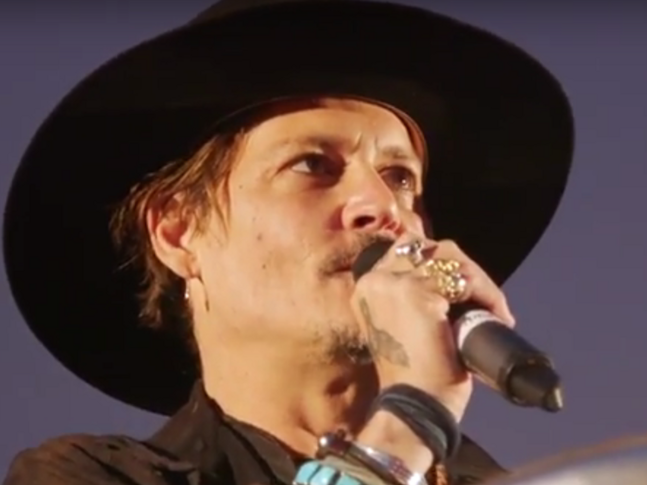 Слова Деппа вызвали бурную реакцию у аудитории