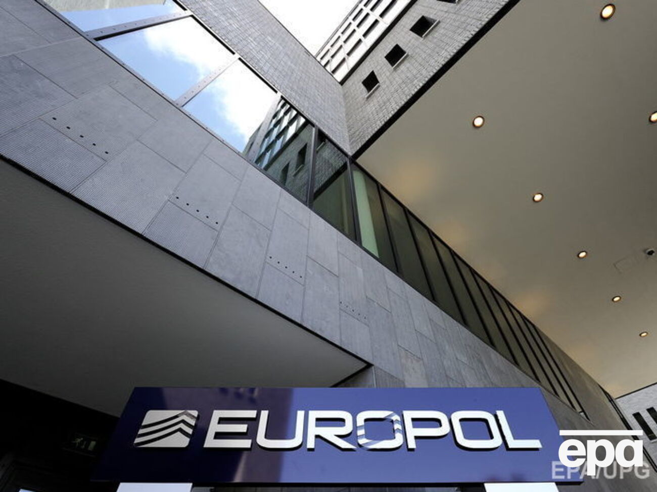 Европол: В рамках операции по пресечению торговли людьми полиция провела обыски в 71 доме