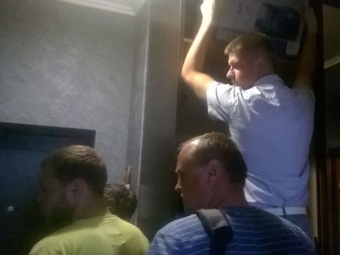Удома в Гужви проводять обшук