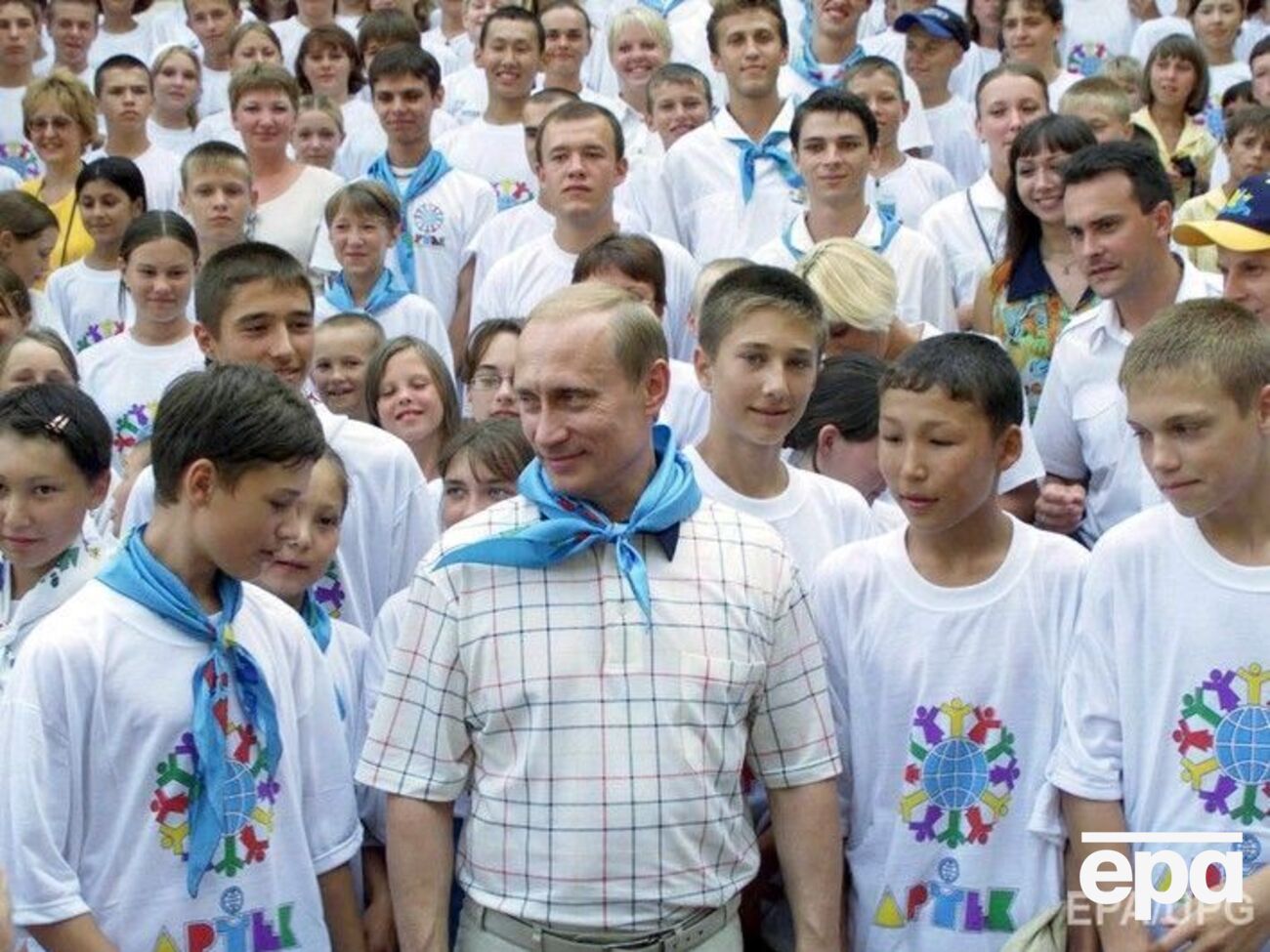 Путін відвідував "Артек" іще у 2001 році