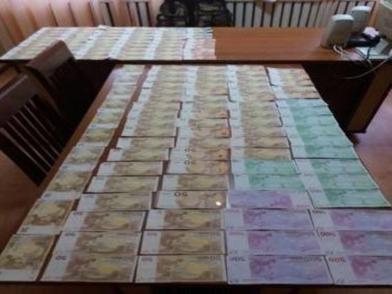 Група реагування знайшла гроші в перекинутому пакунку