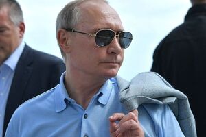 Путін сьогодні прилетів у Крим