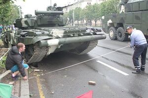 Унаслідок ДТП із танком люди не постраждали