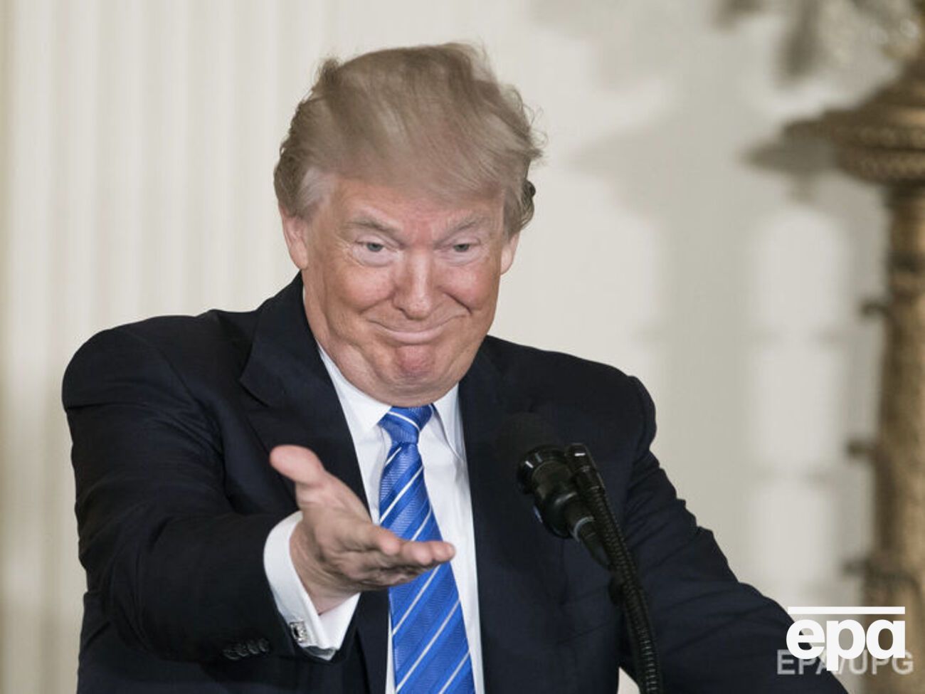 Трамп, по мнению публициста, опасается встречаться с российским президентом