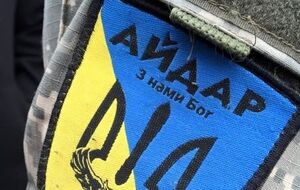 Жители поселка Новосветловка Луганской области обвиняют бойцов батальона "Айдар" в издевательствах и грабежах в августе 2014 года