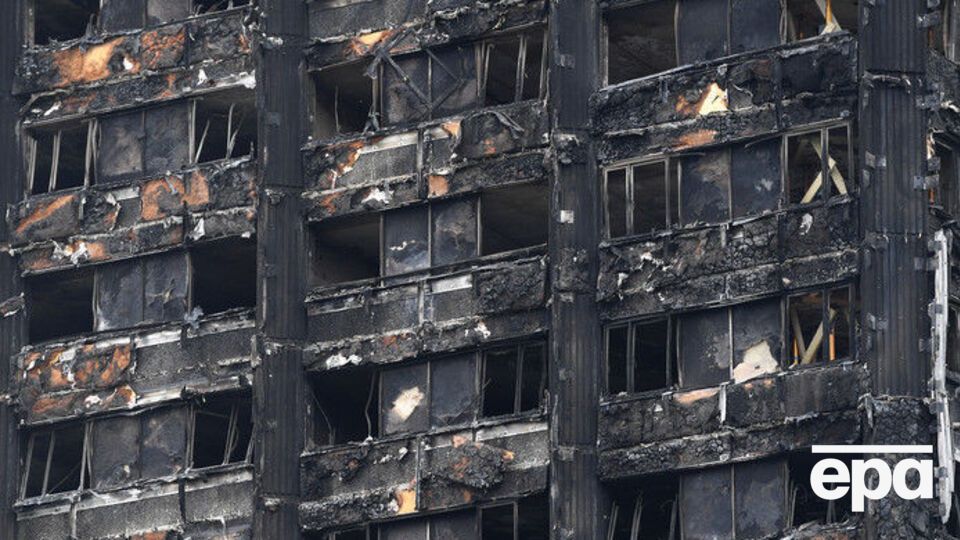 Многоэтажный жилой дом на Grenfell Tower в Лондоне загорелся 14 июня