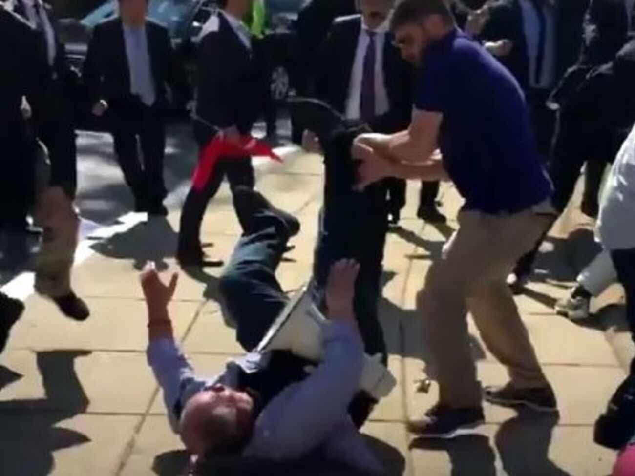 Инцидент произошел 16 мая возле резиденции турецкого посла