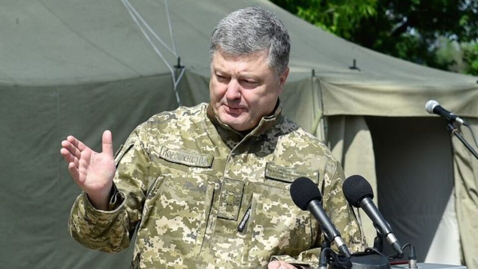 Порошенко заявил, что передал Трампу важные данные накануне поездки главы США на саммит G20