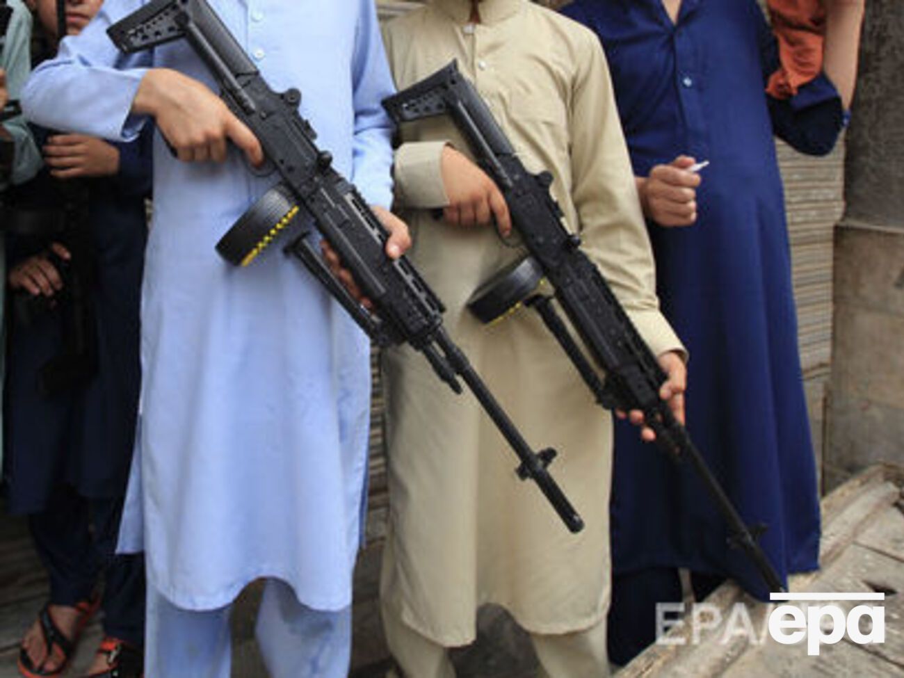 Діти в Пакистані грали з бомбою, схожою на іграшку