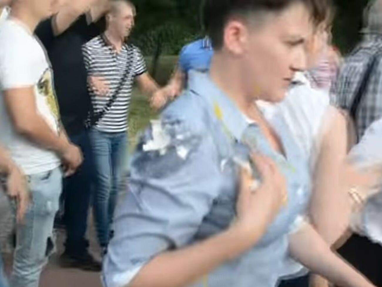 Савченко закидали яйцями
