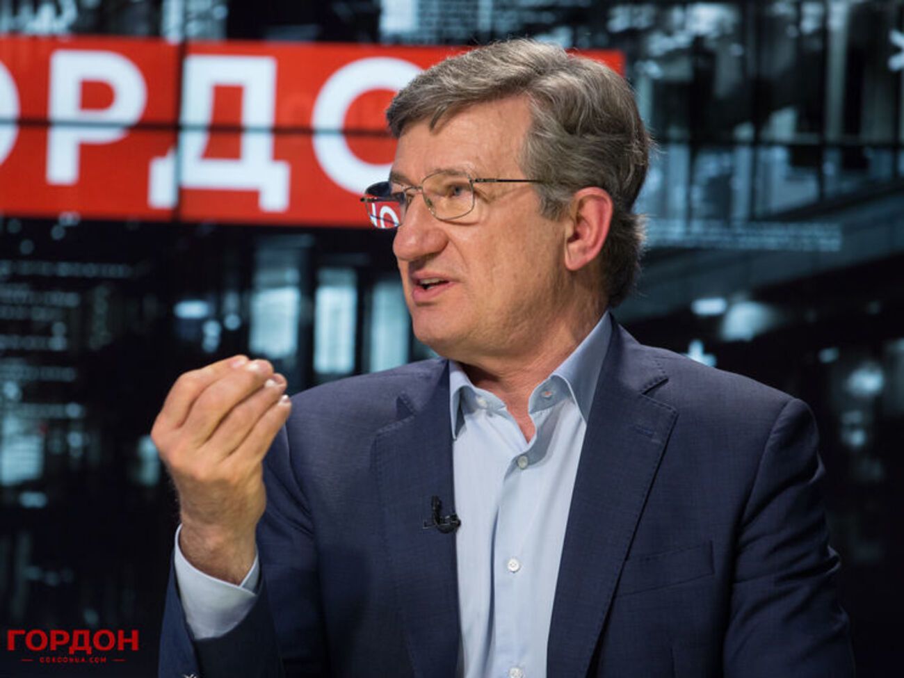 Склалася унікальна ситуація: президентові України ще якось довіряють у Вашингтоні, а в Україні – уже ні