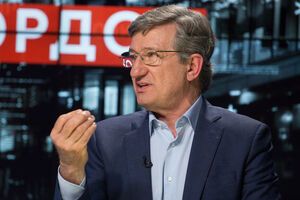 Склалася унікальна ситуація: президентові України ще якось довіряють у Вашингтоні, а в Україні – уже ні