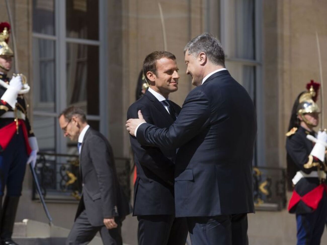 Встреча Порошенко с Макроном состоялась в Париже