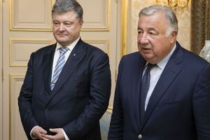 Зустріч Порошенка й Ларше відбулася в Парижі