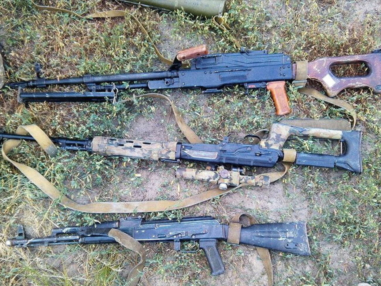 Українські військові захопили у терористів гвинтівку СВД 1994 року випуску із пластмасовими прикладом і цівкою