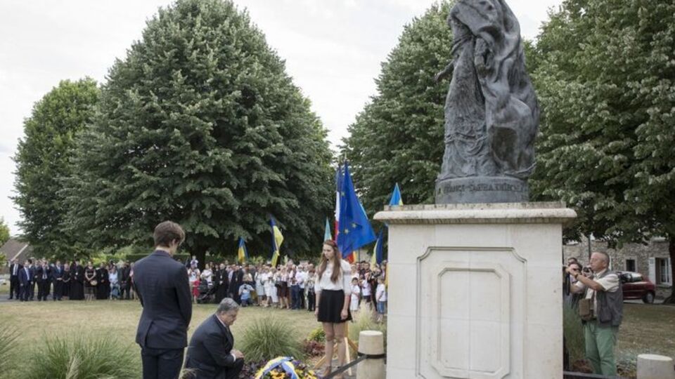 Пам'ятник Анні Київській установлено в Санлісі