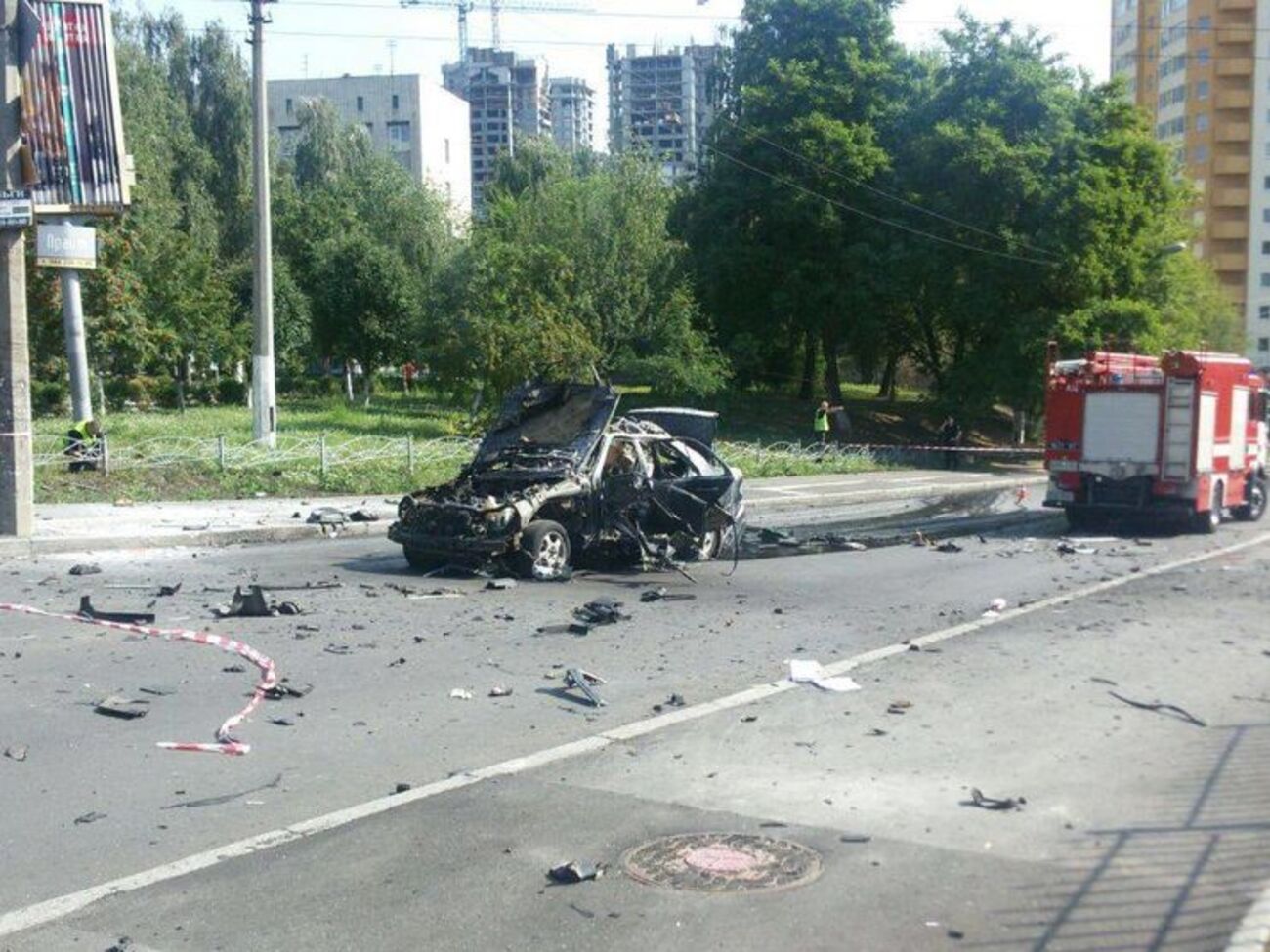 За попередніми даними, у Києві на ходу вибухнув Mercedes