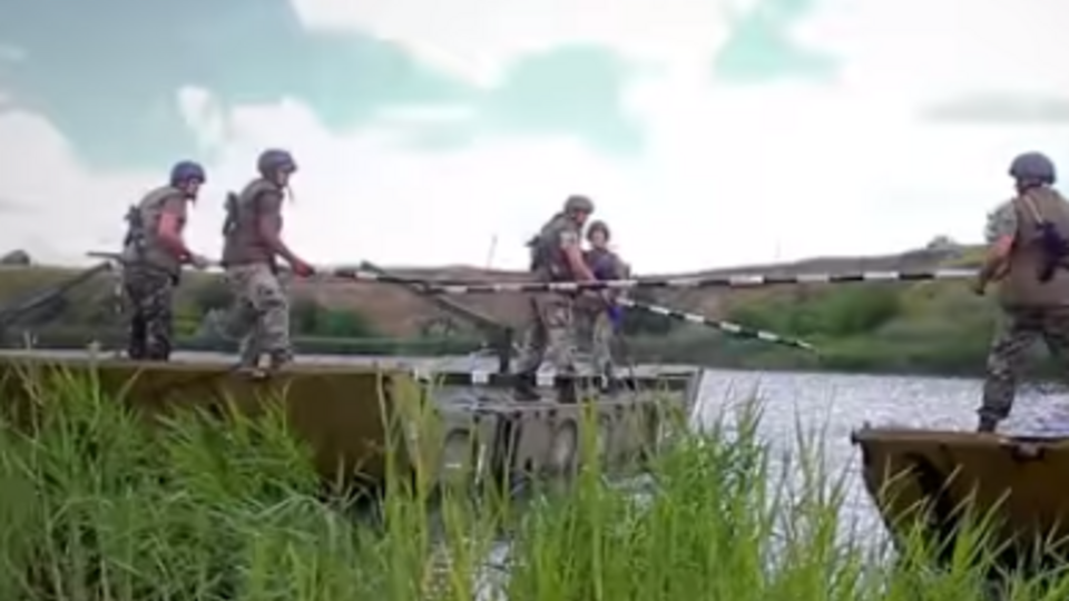 Учения прошли на одном из водоемов в Донецкой области