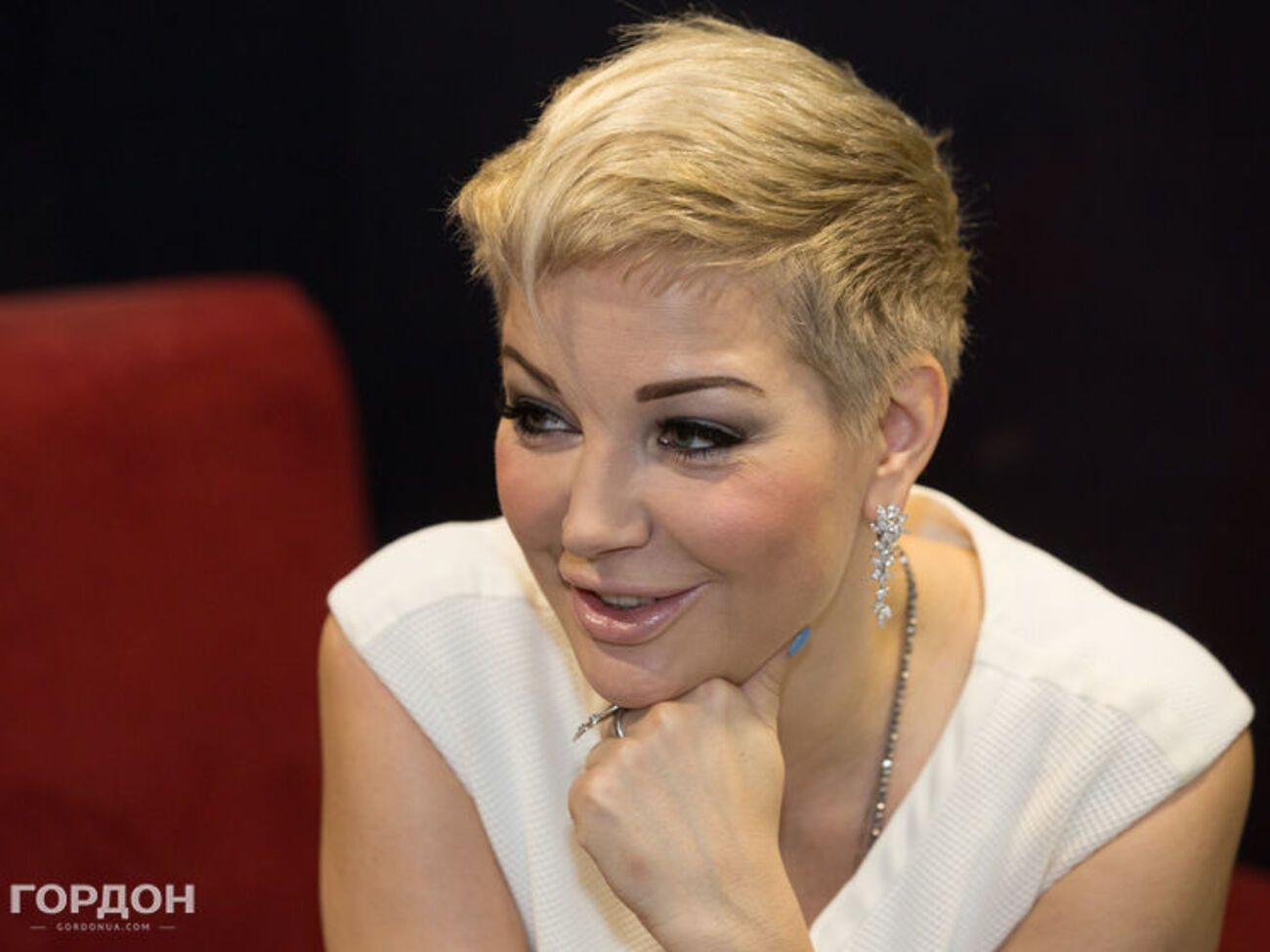 Максакова сообщила, что уже немного разговаривает на украинском