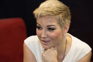 Максакова сообщила, что уже немного разговаривает на украинском