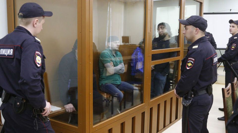По обвинению в убийстве Немцова арестовали пятерых уроженцев Чечни