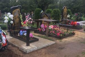 Три пам'ятники бійцям АТО облили фарбою