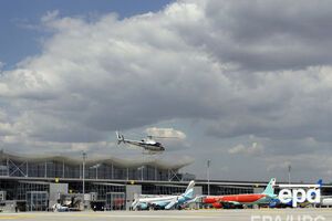 Аеропорт інформує пасажирів у ручному режимі про час польотів