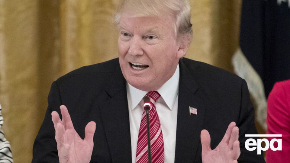 Изображение Трампа на обложке журнала обнаружили минимум в пяти гольф-клубах