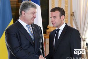 Порошенко і Макрон уперше зустрілися 27 червня в Парижі