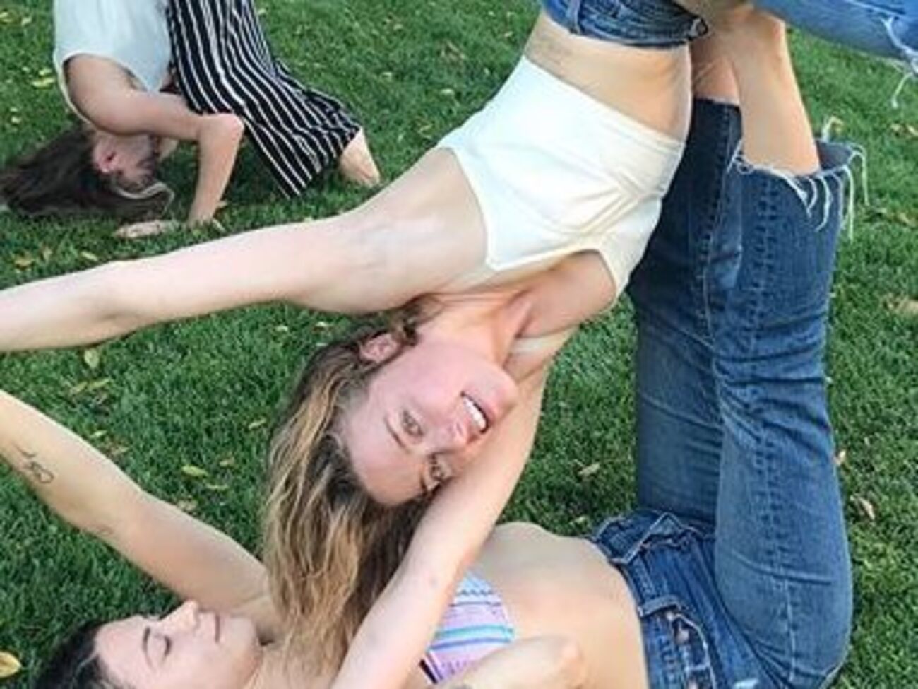 Герд: Йога у дворі