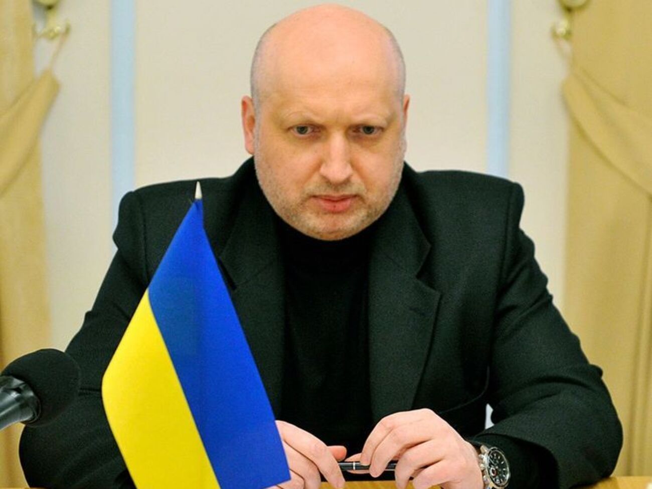 На думку Турчинова, атака вірусу Petya продемонструвала вкрай низький рівень фахівців із кібербезпеки, які працюють у держустановах