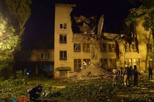 Сьогодні в центрі Донецька пролунав вибух, унаслідок якого було пошкоджено будівлю університету торгівлі