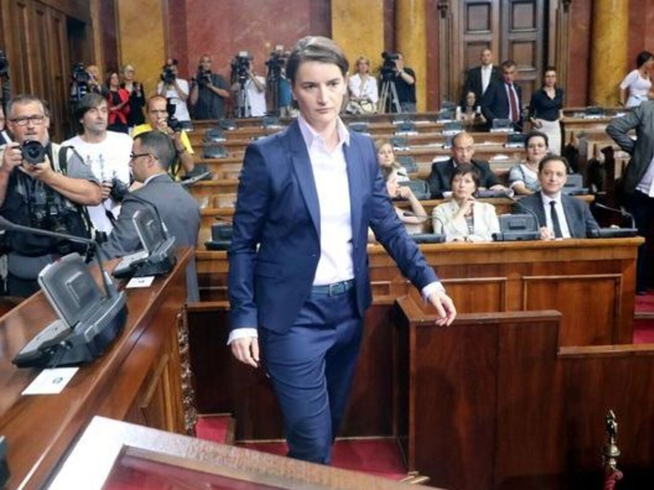 Кандидатуру Брнабич утвердил парламент Сербии