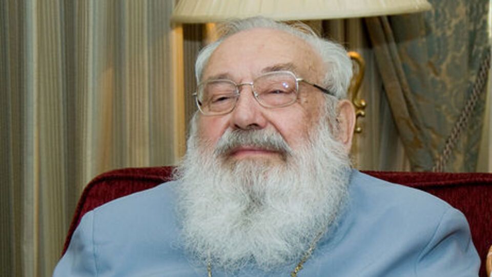 Труну з тілом Гузара вмурують у стіну храму