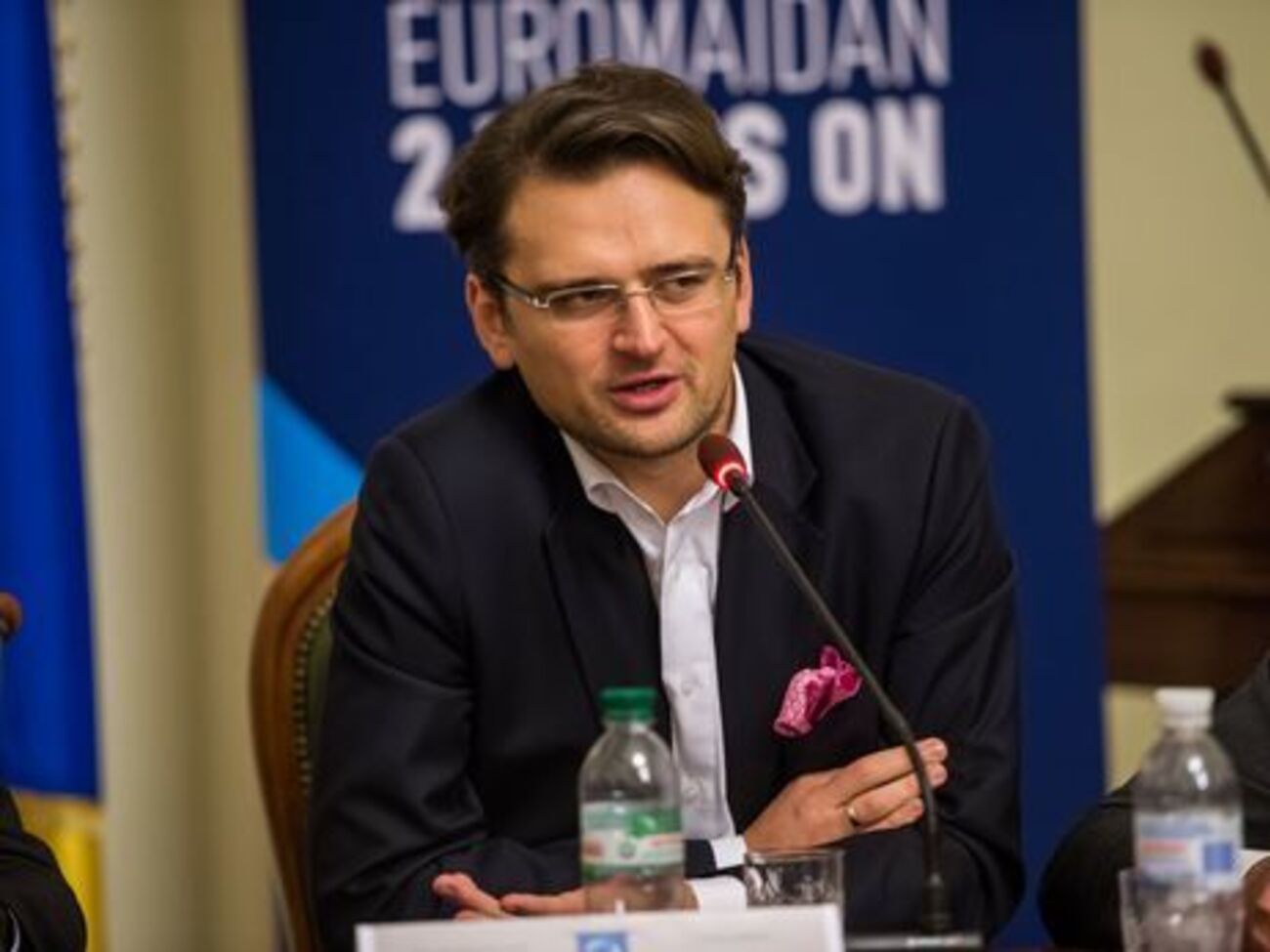 Кулеба: Щось пішло не так, коли французький президент Еммануель Макрон у Версалі публічно дав главі РФ дипломатичний ляпас