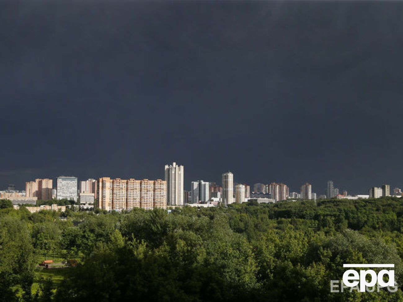 У Москві на зміну спеці прийшов грозовий фронт