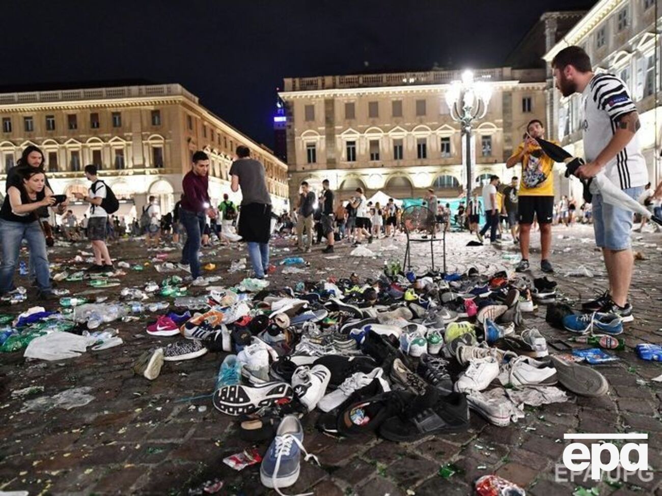 На площі в Турині сталася тиснява після вибуху піротехніки