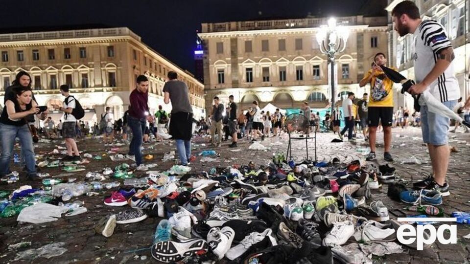 На площади в Турине произошла давка после взрыва пиротехники