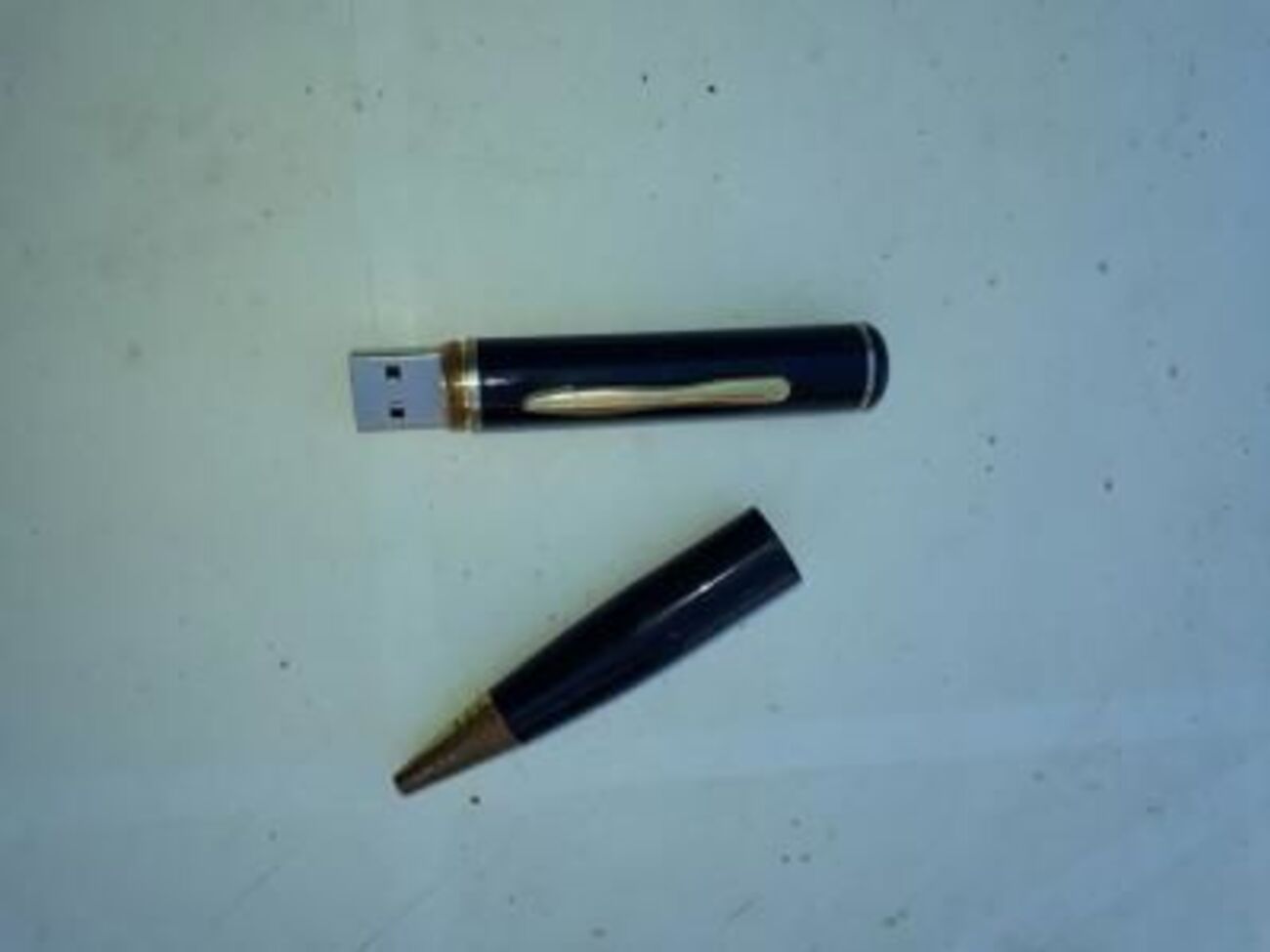 Устройство для негласного получения информации было замаскировано под авторучку
