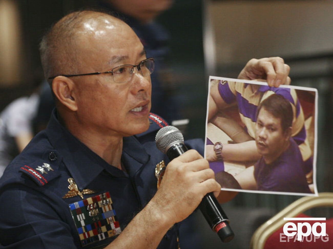 Начальник полиции Манилы показал фотографию поджигателя