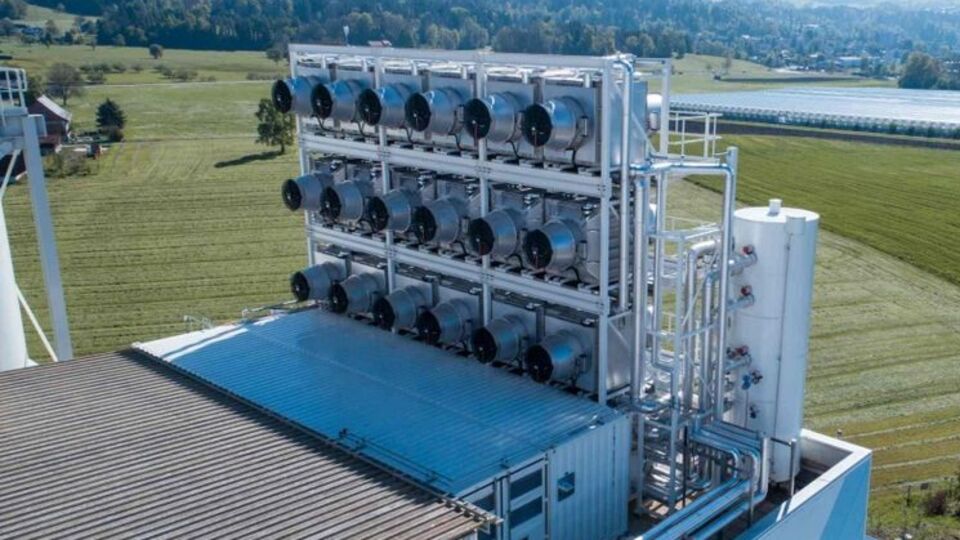 Завод компанії Climeworks розташований недалеко від Цюріха
