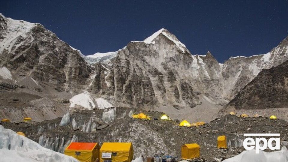 На Евересті встановили точку доступу до інтернету