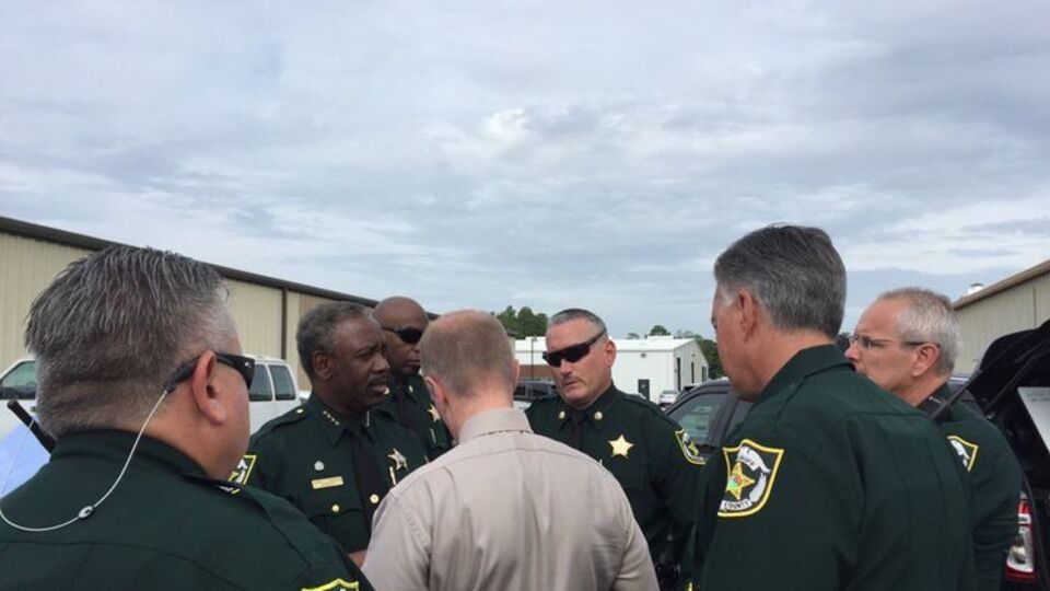 На месте происшествия в Орландо много полиции