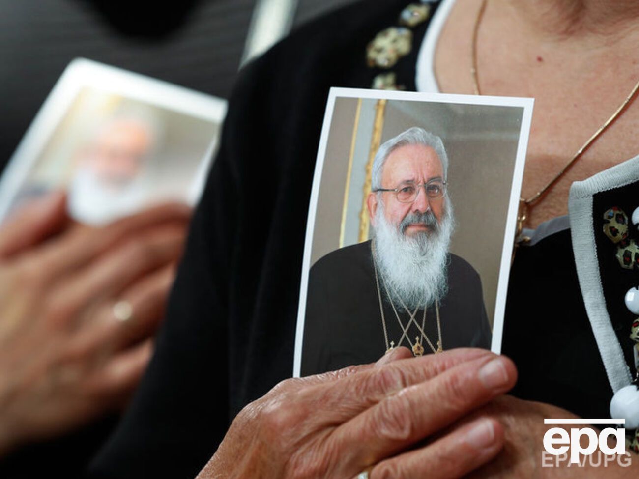 Сотни киевлян и приезжих пришли проститься с епископом Гузаром