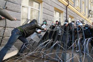 По словам Животова, результаты этого "референдума" должны былы передать в Россию "для использования Государственной думой в определенных целях против Украины"