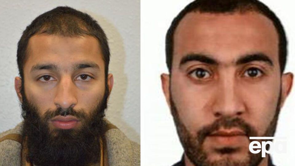 Батт (слева) работал в лондонском метро